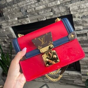 Louis Vuitton Vernis Epi Leather Monogram Wynwood Crossbody Red